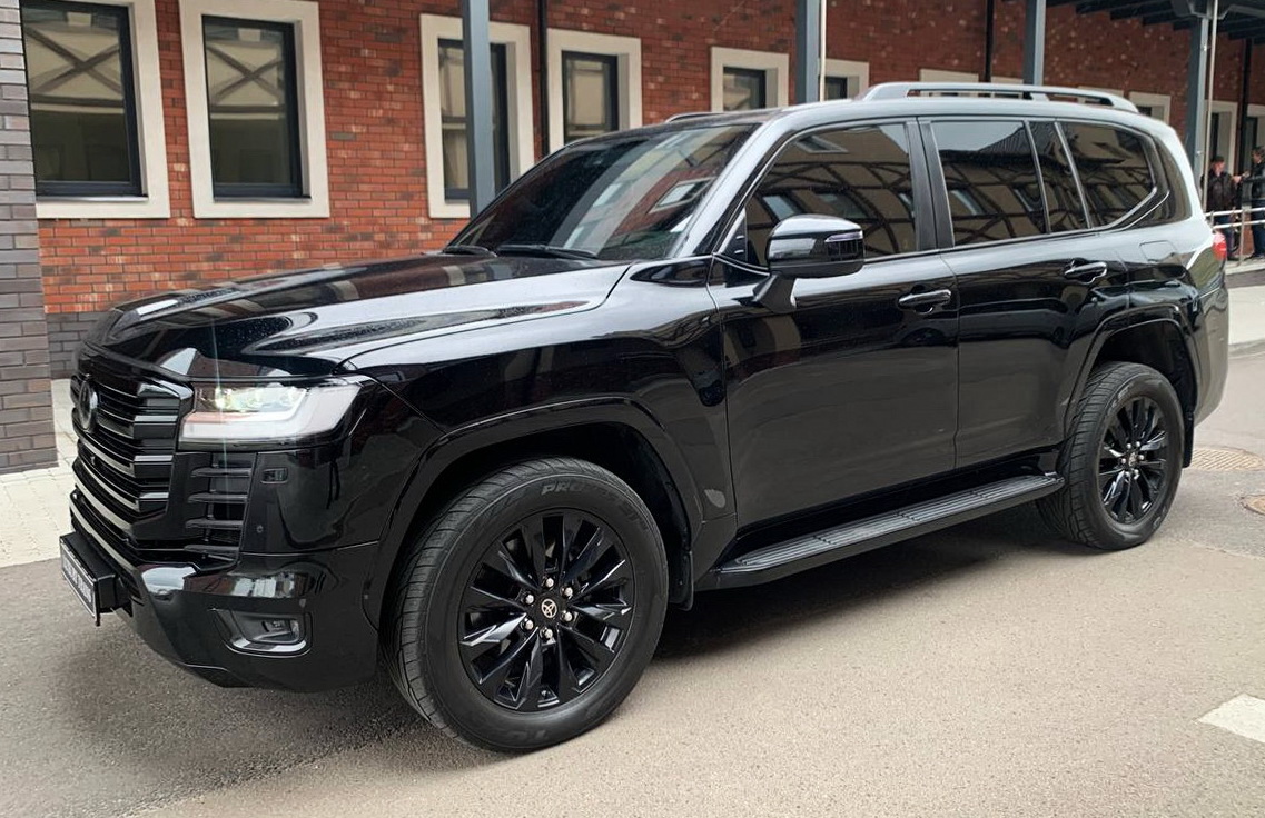 Toyota Land Cruiser 300