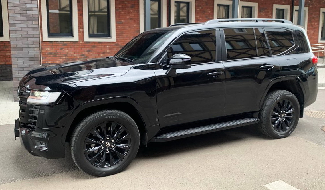 Toyota Land Cruiser 300