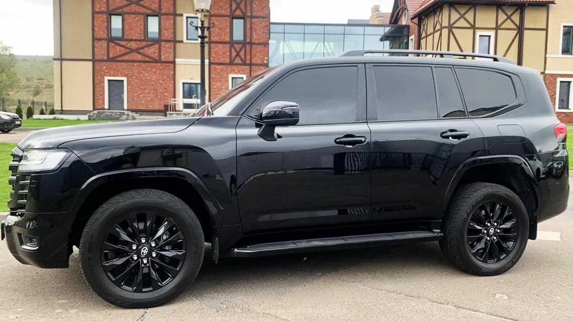 Toyota Land Cruiser 300