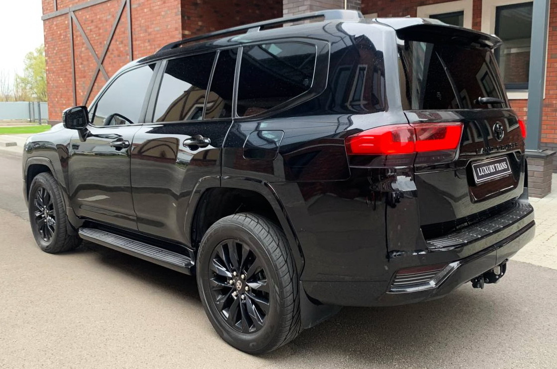 Toyota Land Cruiser 300