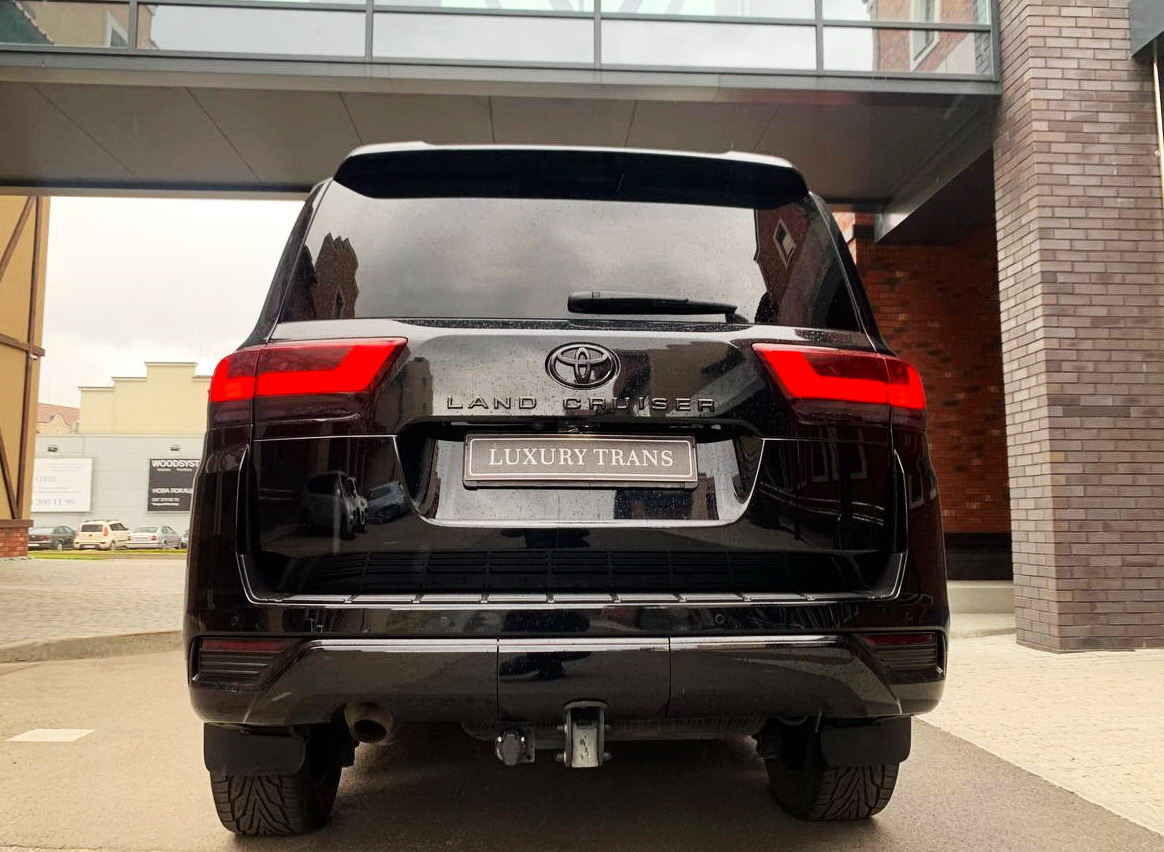 Toyota Land Cruiser 300