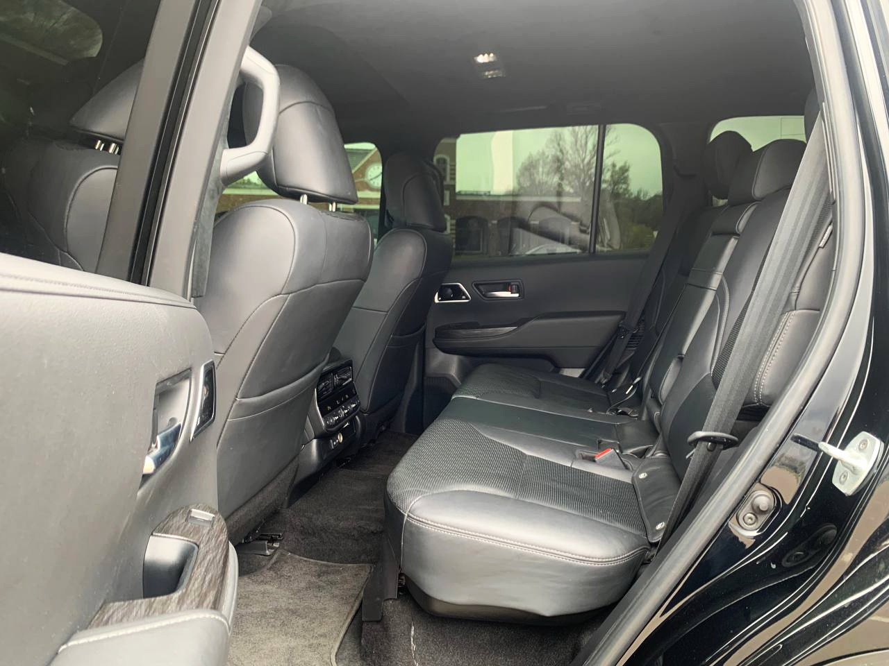 Toyota Land Cruiser 300