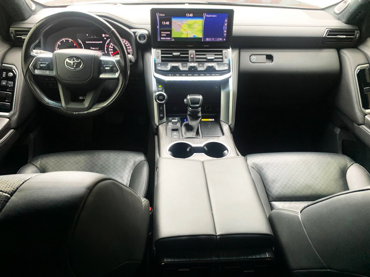 Toyota Land Cruiser 300
