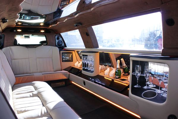 Lincoln Town Car 120