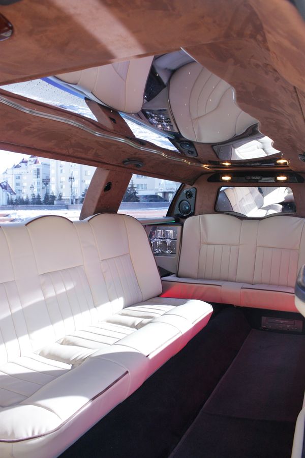 Lincoln Town Car 120