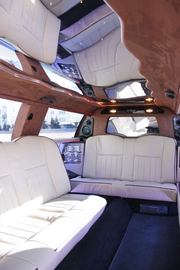 Lincoln Town Car 120
