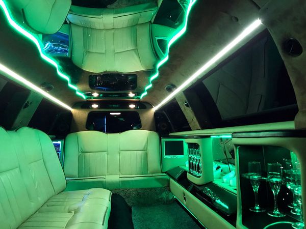 Lincoln Town Car 120