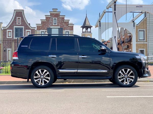 Toyota Land Cruiser 200d