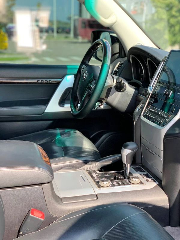 Toyota Land Cruiser 200d