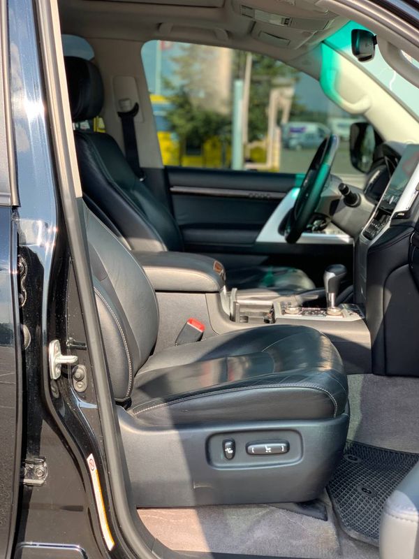 Toyota Land Cruiser 200d
