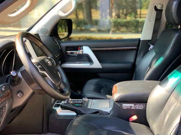 Toyota Land Cruiser 200d