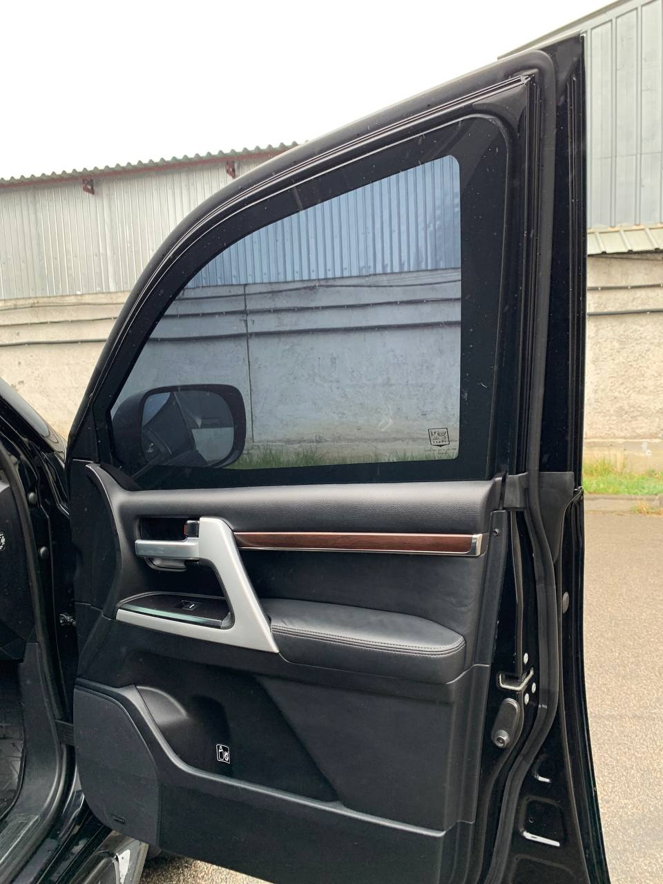 Toyota Land Cruiser 200 GUARD B6/B7