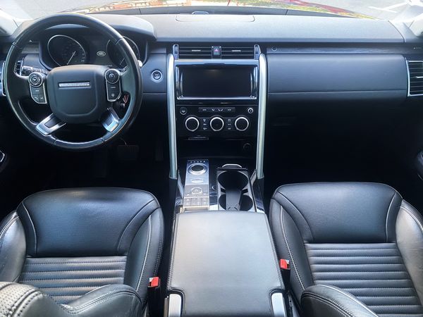Внедорожник Land Rover Discovery 5