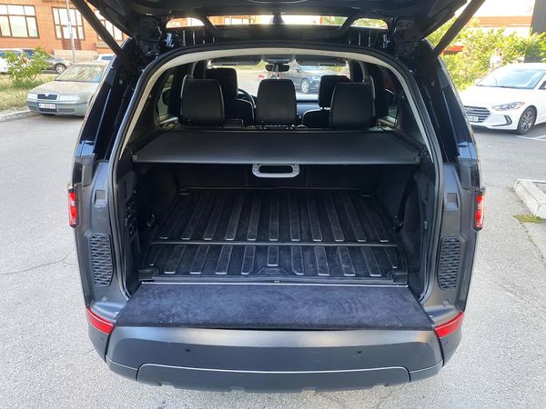 Внедорожник Land Rover Discovery 5