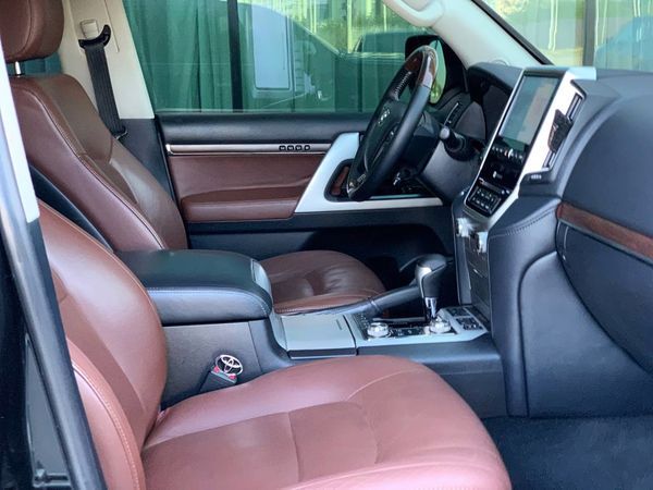Toyota Land Cruiser 200d