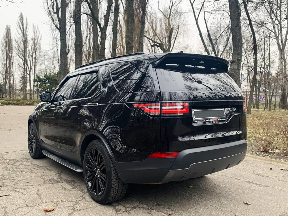Внедорожник Land Rover Discovery 5
