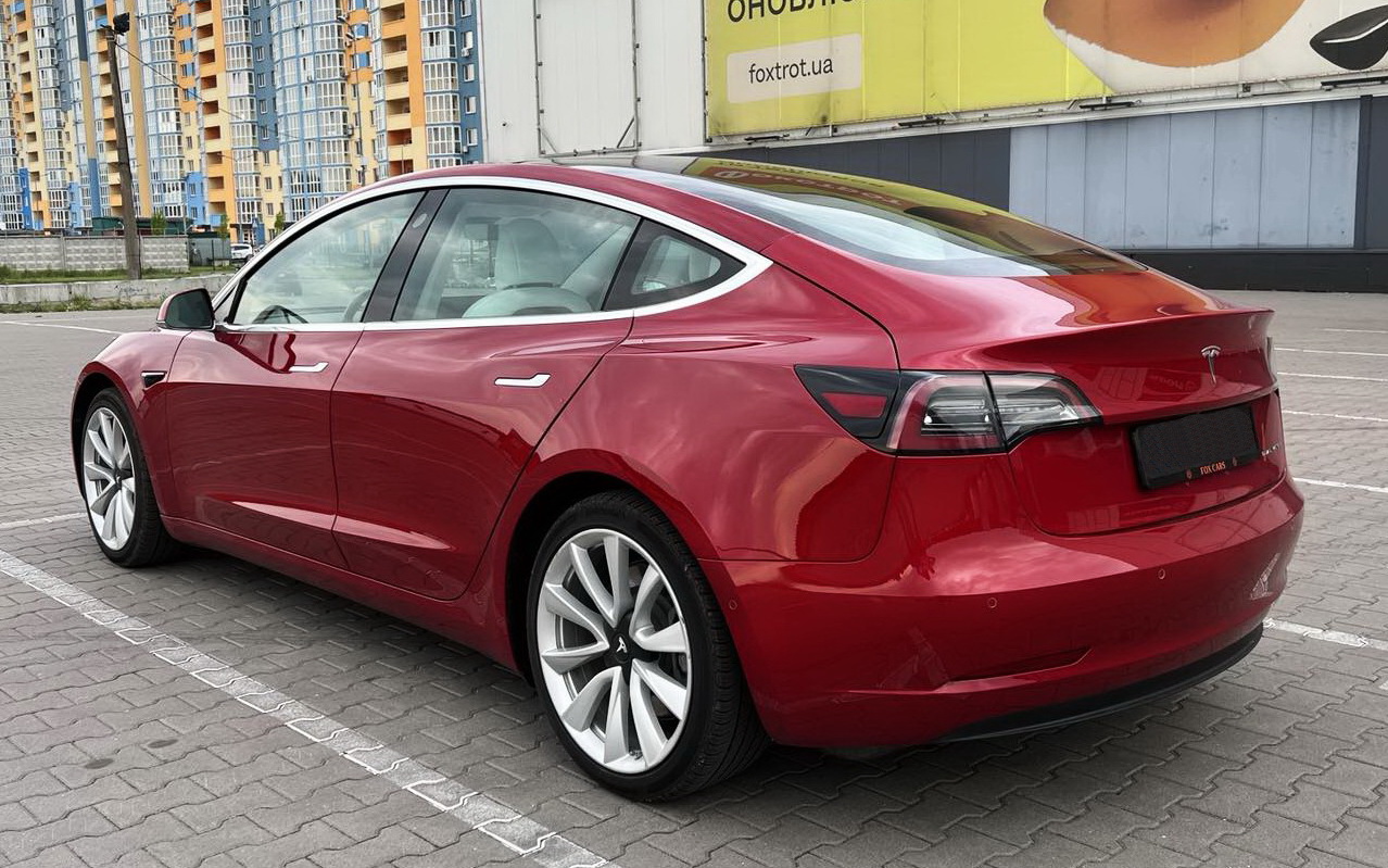 Tesla Model 3 75D