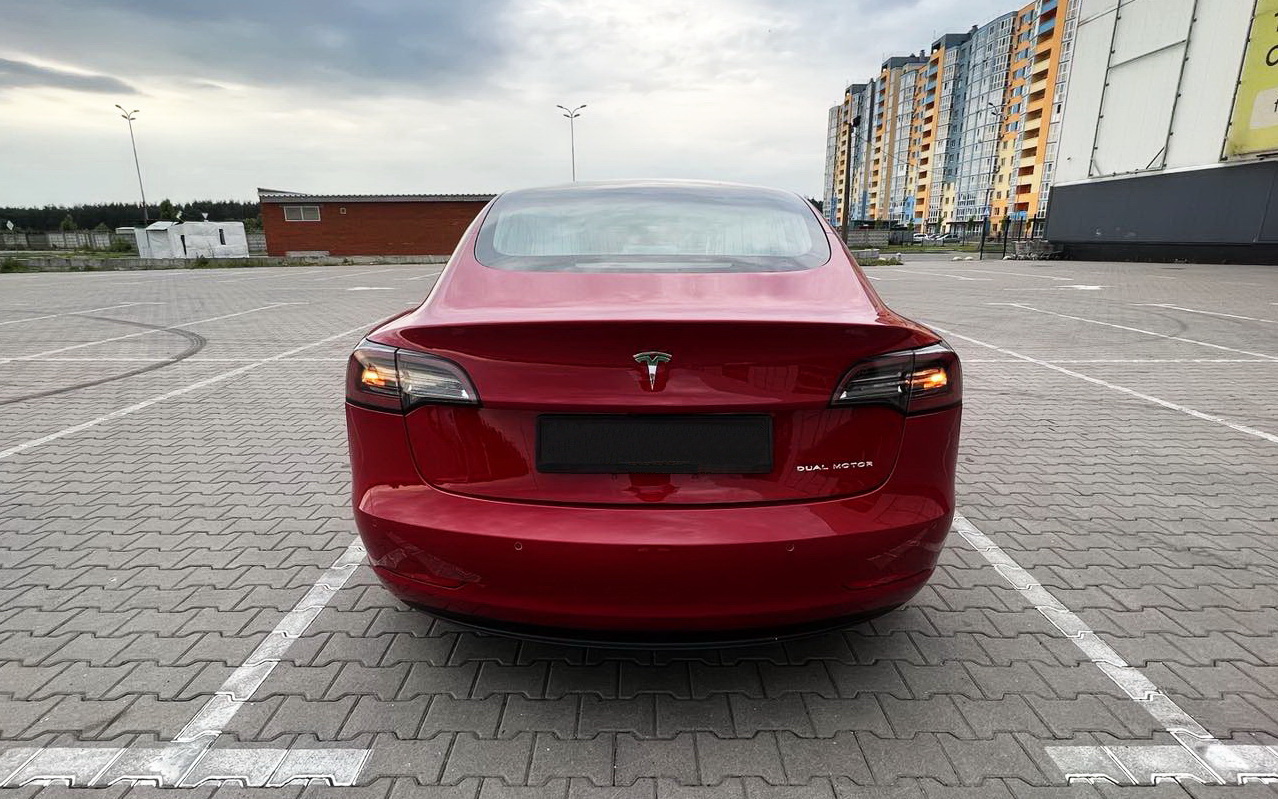 Tesla Model 3 75D