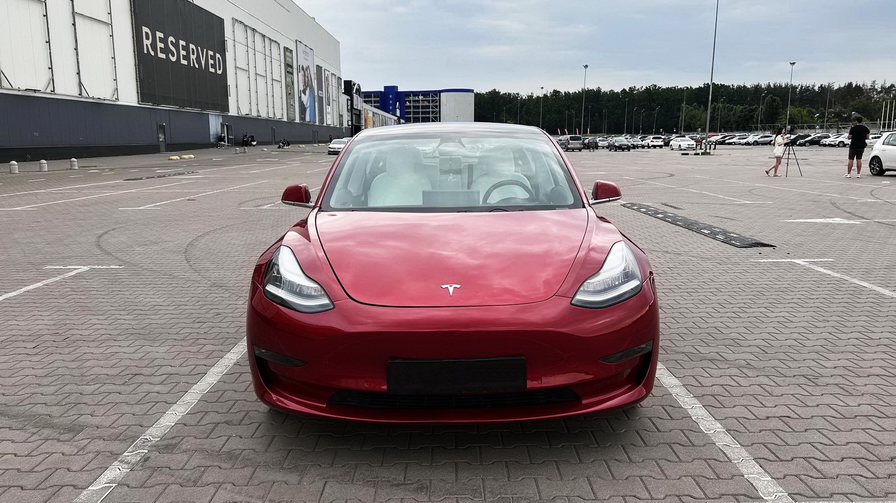 Tesla Model 3 75D