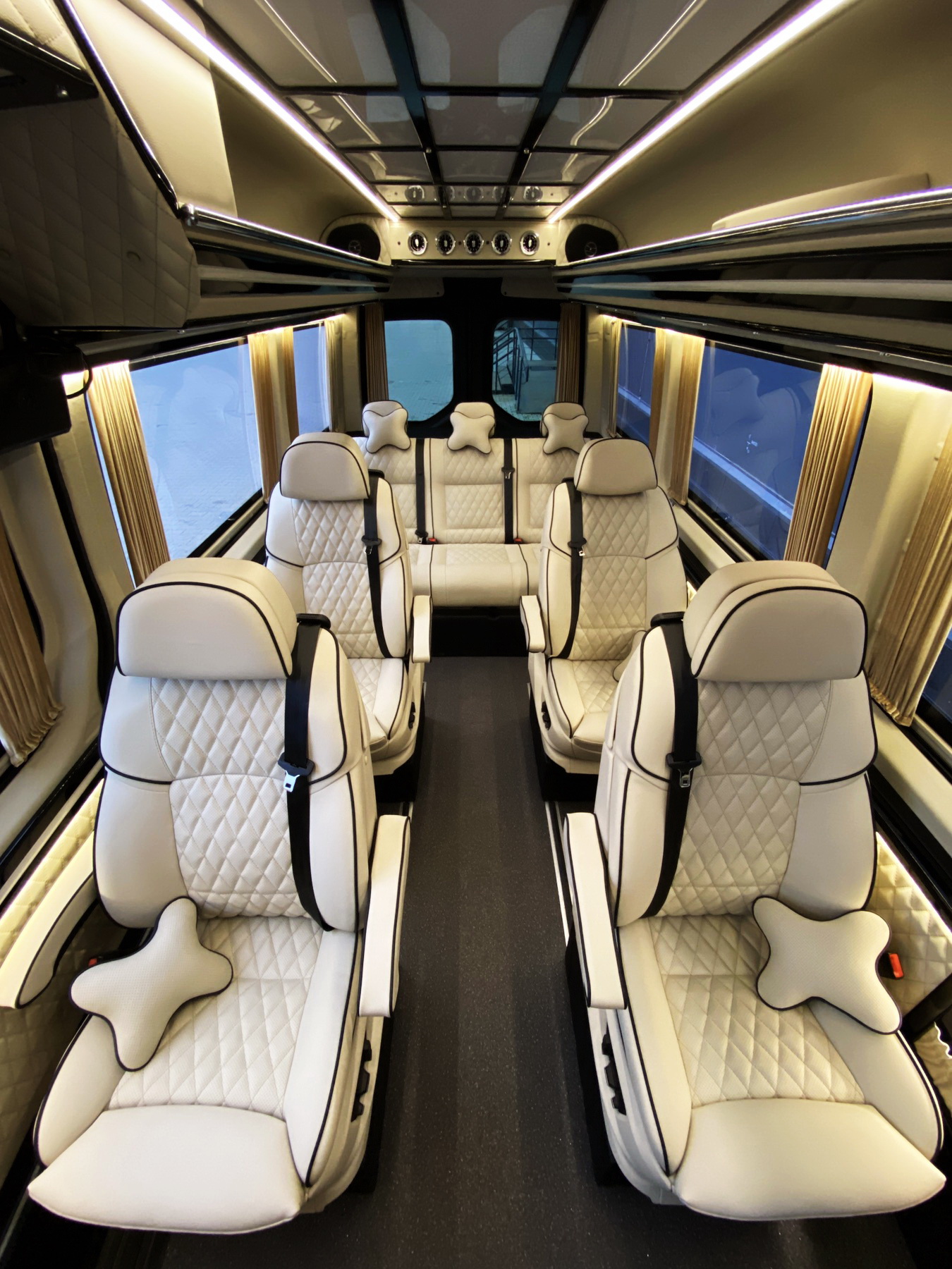Mercedes Sprinter VIP 8 мест