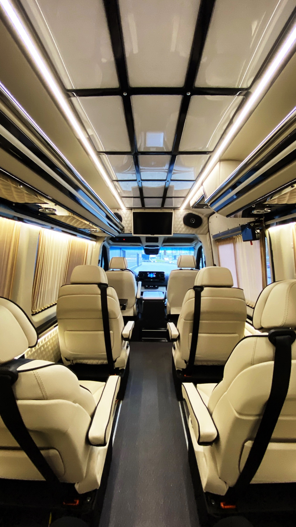 Mercedes Sprinter VIP 8 мест