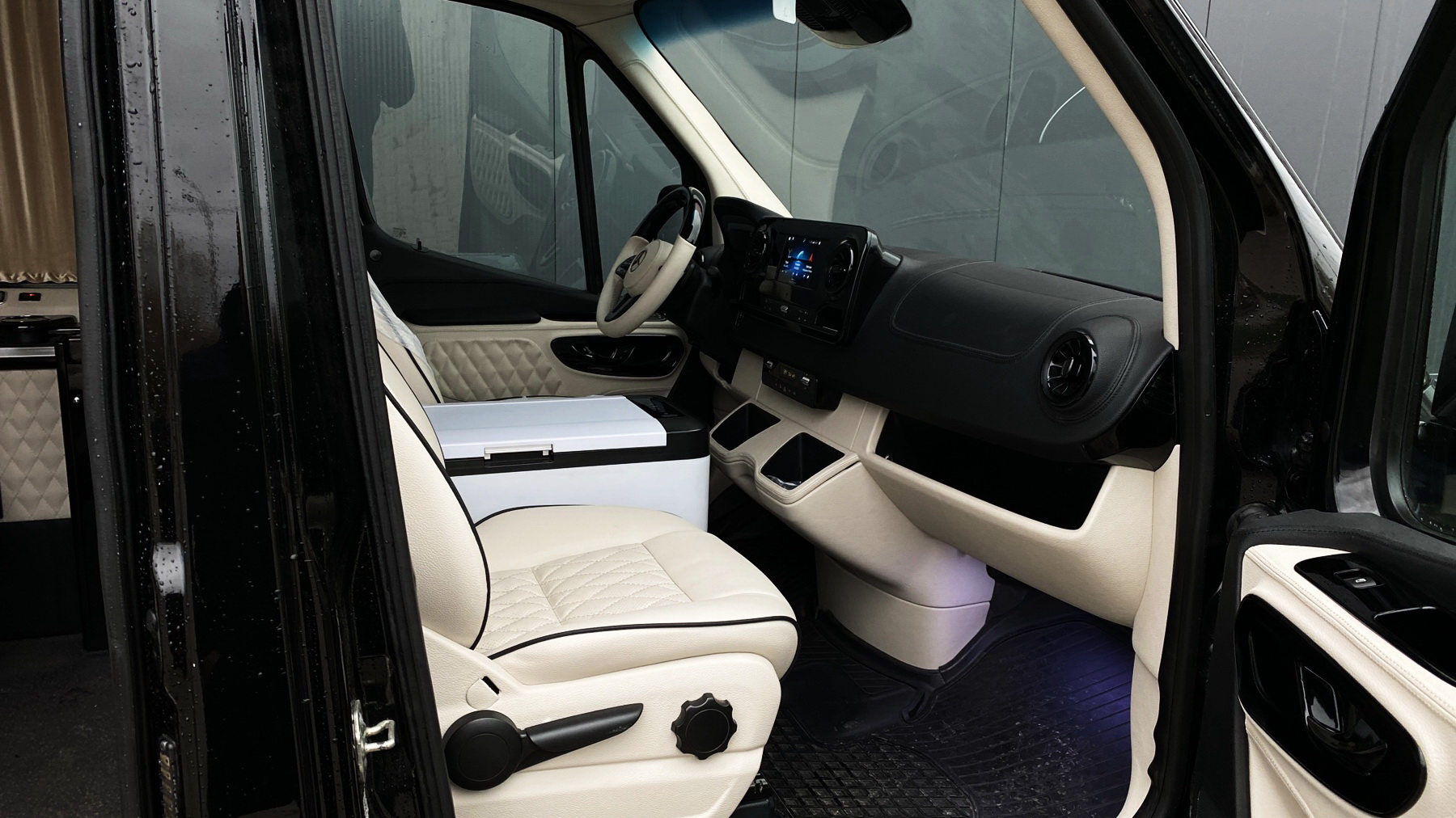 Mercedes Sprinter VIP 8 мест