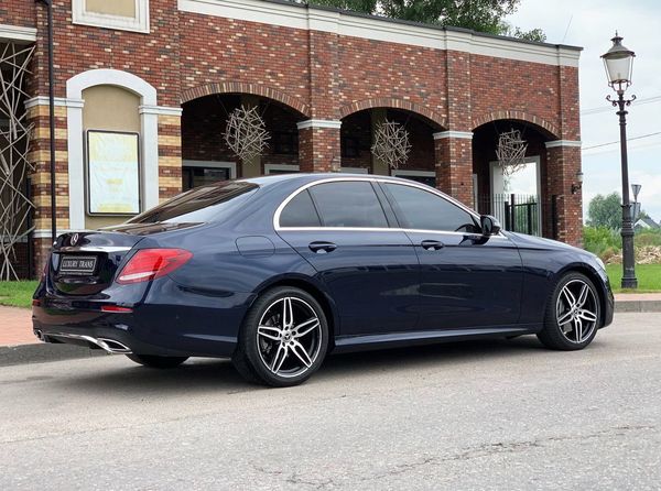 Mercedes Benz W213 AMG E200d en