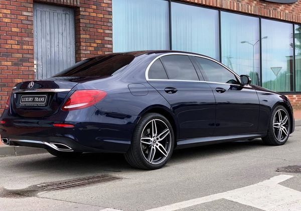 Mercedes Benz W213 AMG E200d en