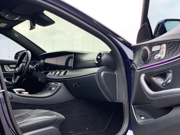 Mercedes Benz W213 AMG E200d en