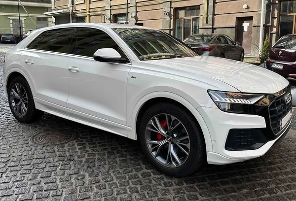 Audi Q8 S Line