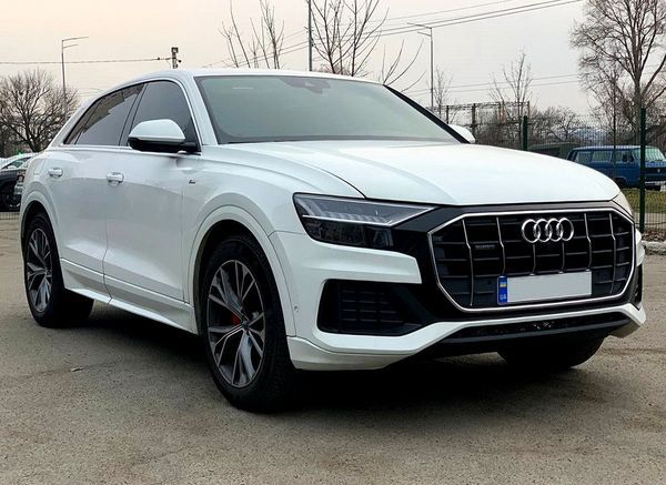 Audi Q8 S Line