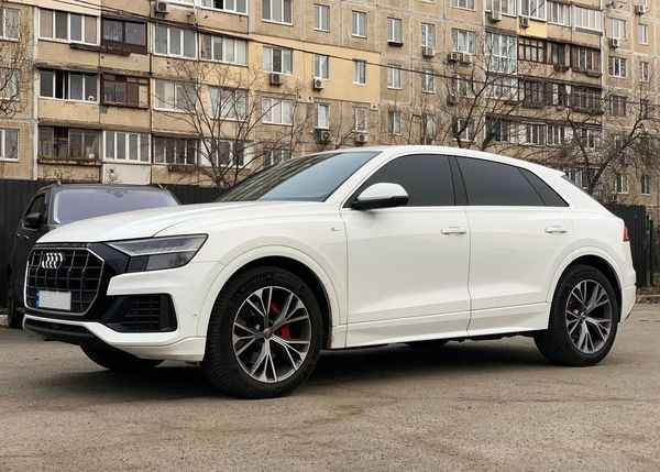 Audi Q8 S Line