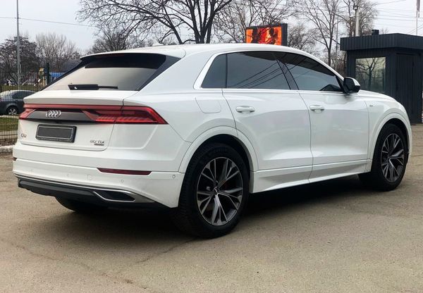 Audi Q8 S Line