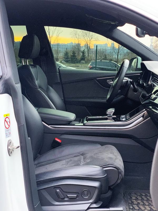 Audi Q8 S Line