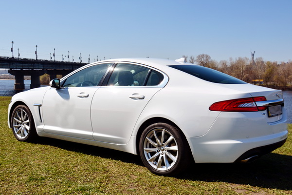 Jaguar XF