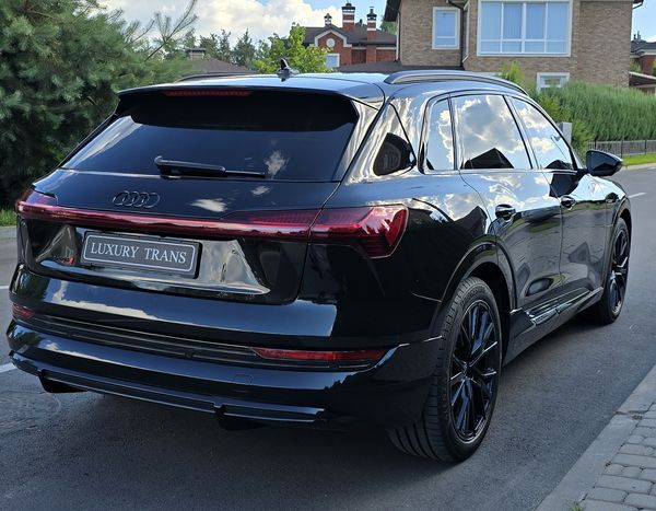 Audi Q8 E-tron S