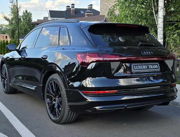 Audi Q8 E-tron S