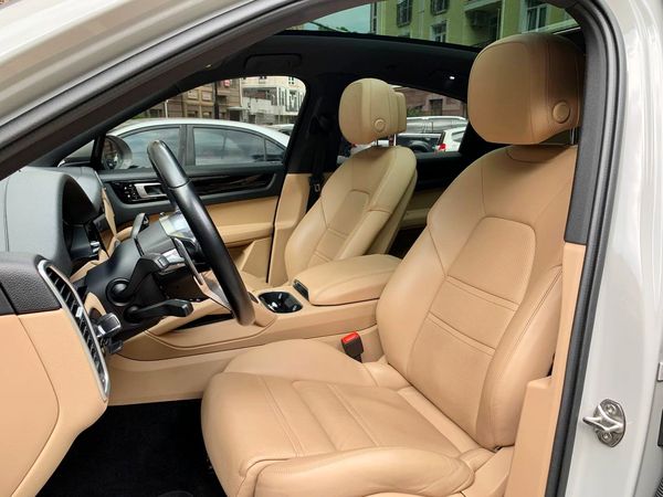 Porsche Cayenne Coupe