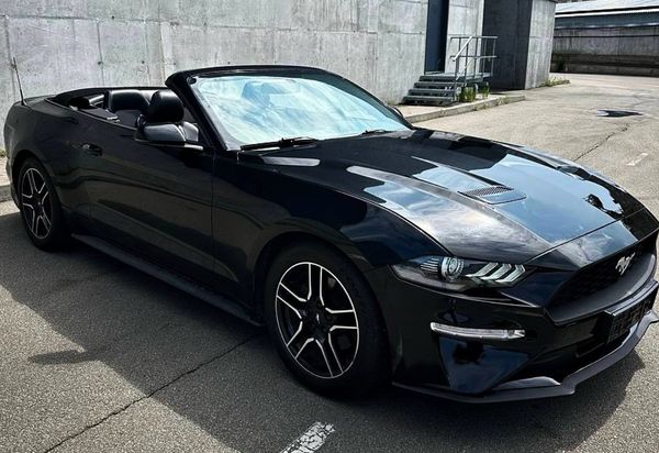 Ford Mustang GT черный
